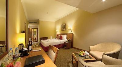 Sun & Sky Al Rigga Hotel