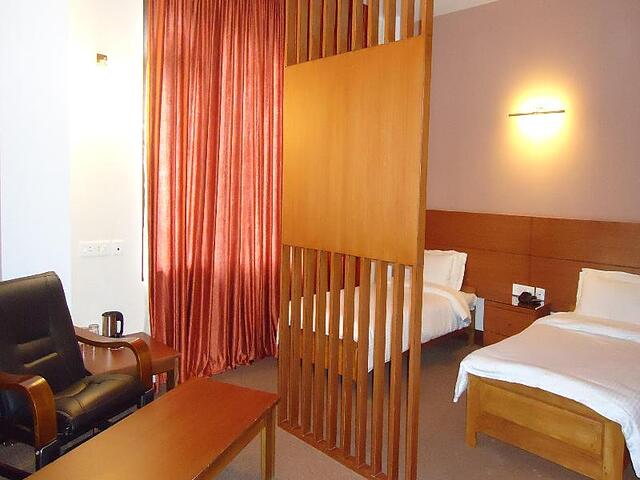 Hotel Suhim Portico