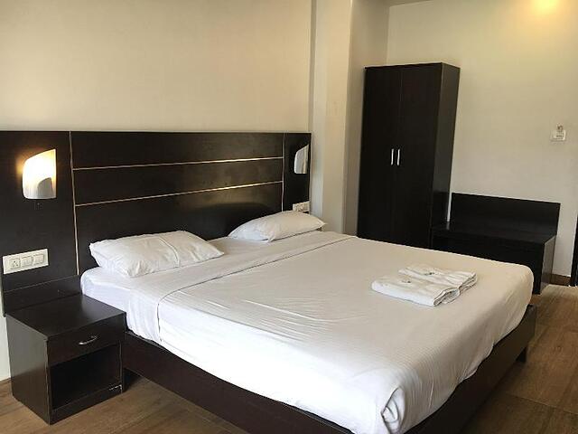 Jays Inn
