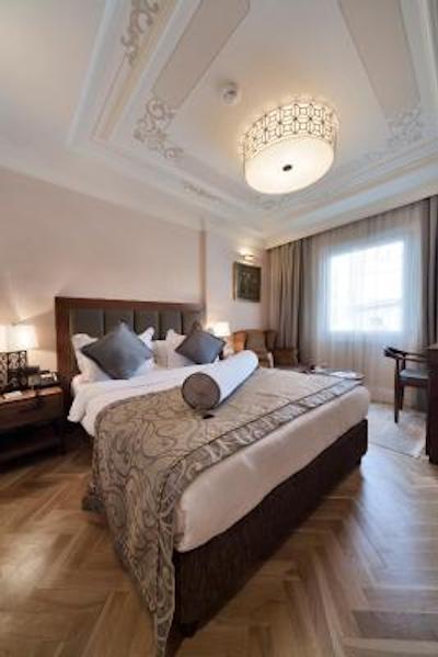 گلدن ایج هتل