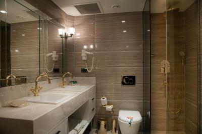 گلدن ایج هتل