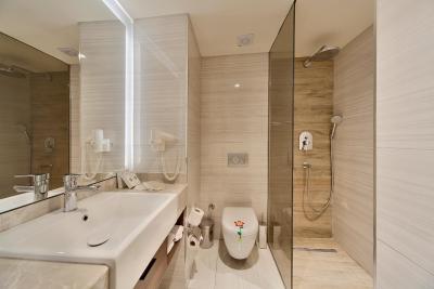 گلدن ایج هتل