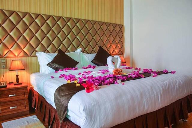 Marina Bay Retreat & Spa