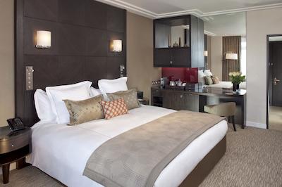 جمیرا کارلتون تاور