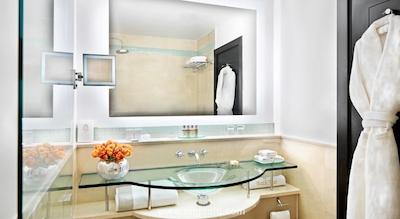 جمیرا کارلتون تاور