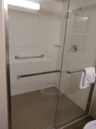 جمیرا کارلتون تاور