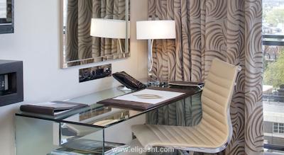 جمیرا کارلتون تاور