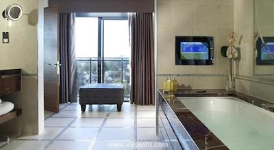 جمیرا کارلتون تاور