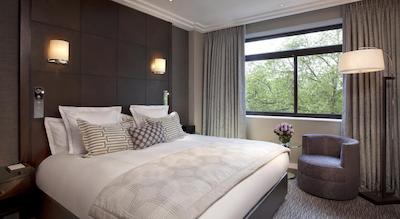 جمیرا کارلتون تاور