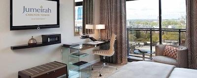 جمیرا کارلتون تاور