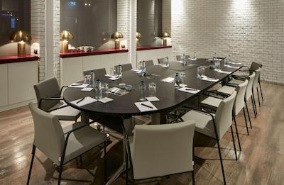 یوتل اساتانبول ایرپورت