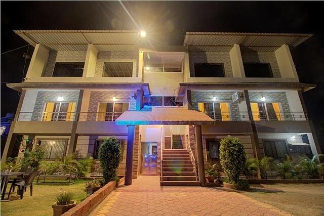 Hotel Paradise Inn