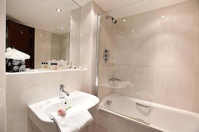 دانوبیوس هتل ریجنتس پارک