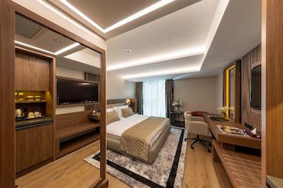 ویتال هتل فولیا