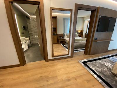 ویتال هتل فولیا