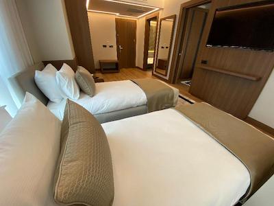 ویتال هتل فولیا