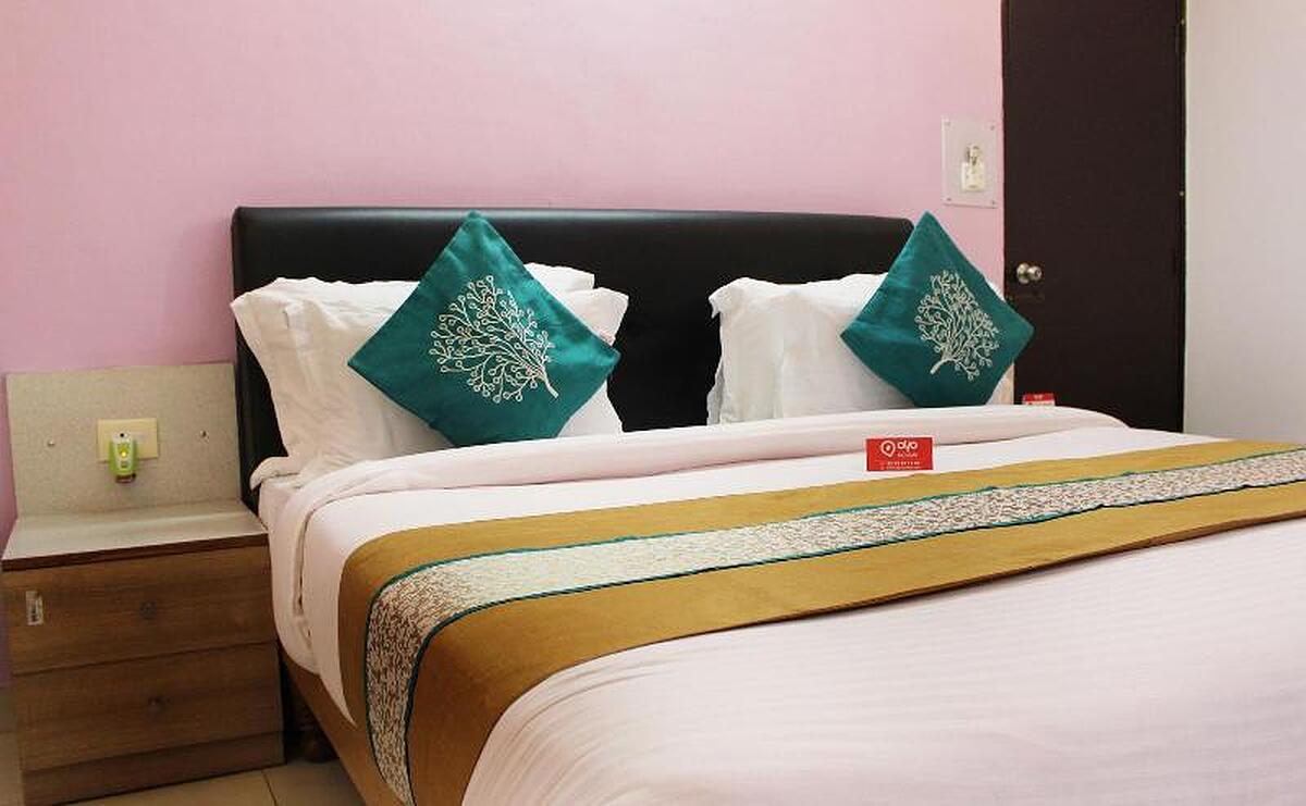 Oyo 1915 Hotel Central Park Inn