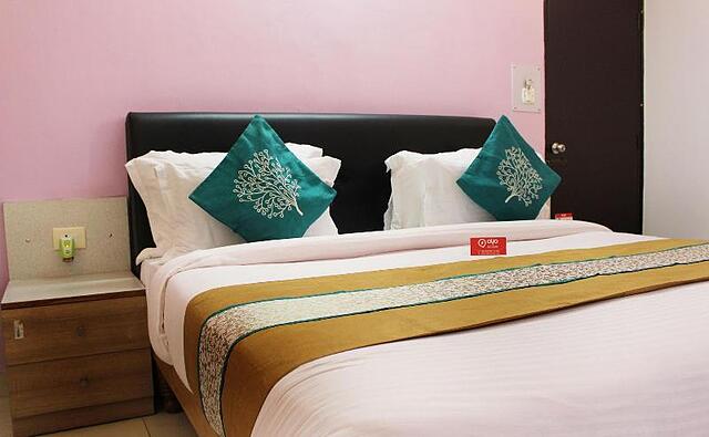 Oyo 1915 Hotel Central Park Inn