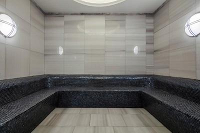 دوبل تری بای هیلتون استانبول توپکاپی