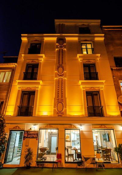 کاملوت هتل