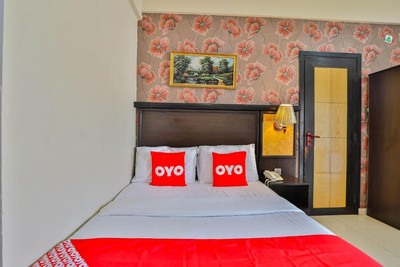 OYO 491 Rahab Hotel