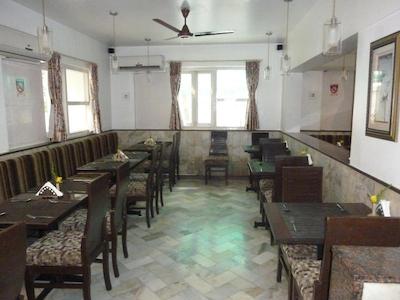 Hotel Balwas International