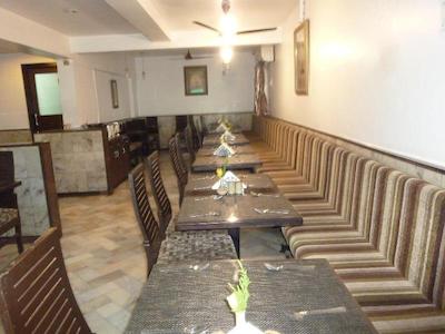 Hotel Balwas International