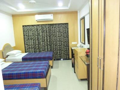 Hotel Balwas International