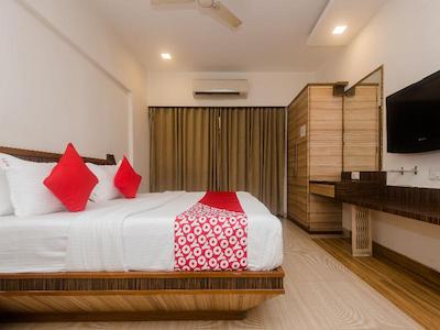 OYO 13823 Hotel Praveen International