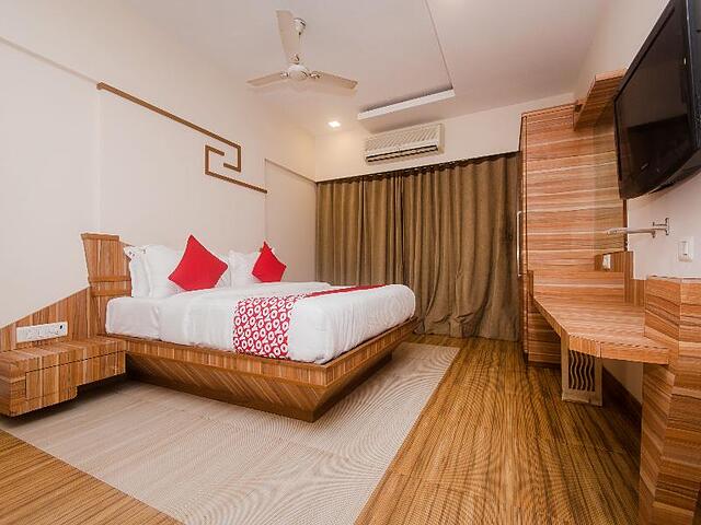 OYO 13823 Hotel Praveen International