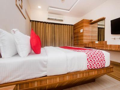 OYO 13823 Hotel Praveen International