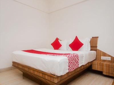 OYO 13823 Hotel Praveen International