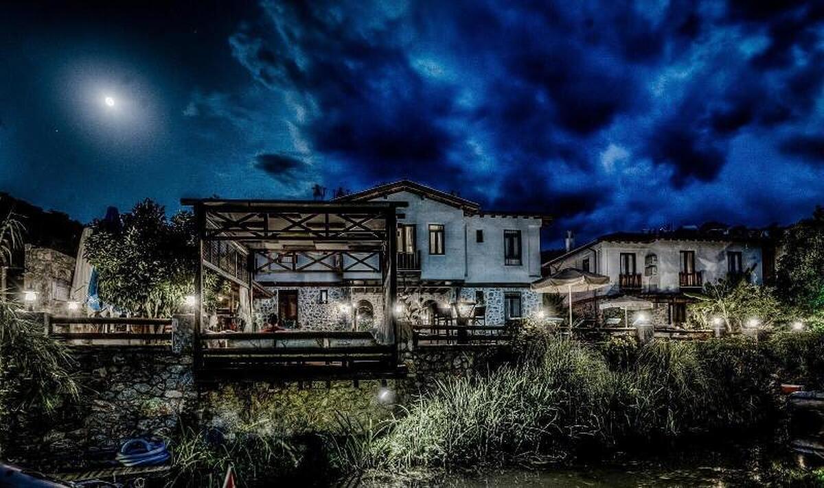 Ucurtma Hotel