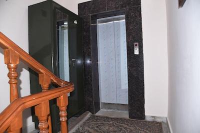Anjani Mansion Guest House