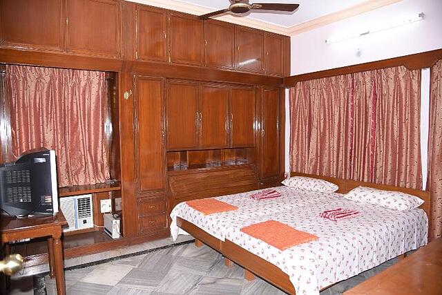 Anjani Mansion Guest House