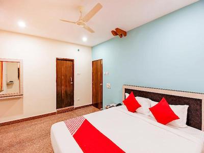 Capital O 23543 Hotel Vaishnavi