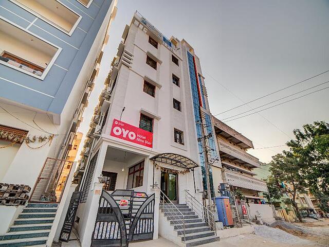 OYO Flagship 24397 9 Star Hotel