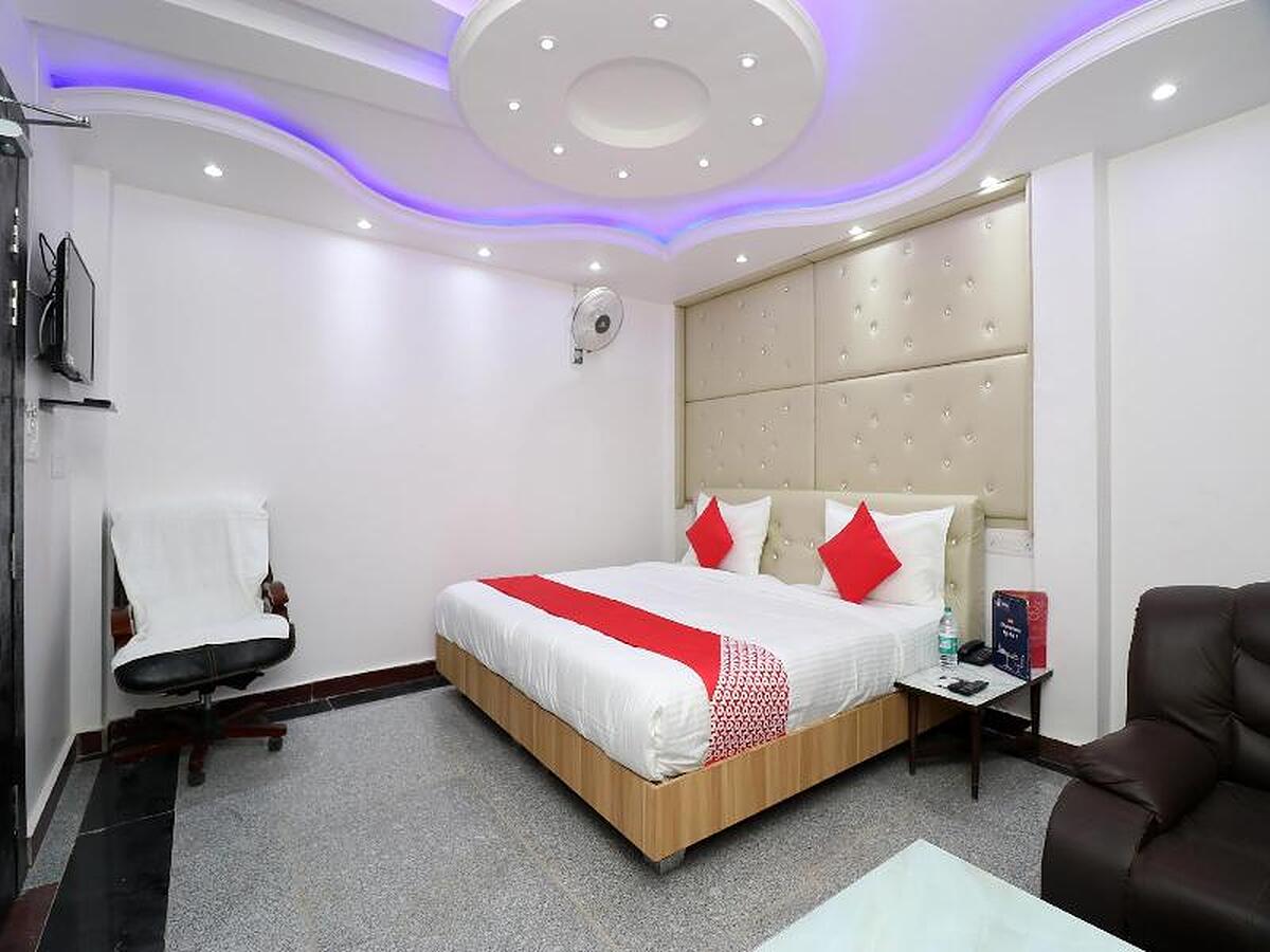CAPITAL O 19630 S R HOTEL