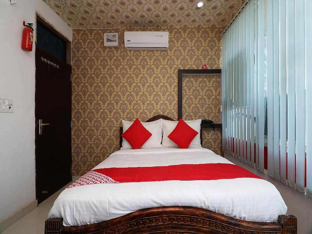 CAPITAL O 19630 S R HOTEL