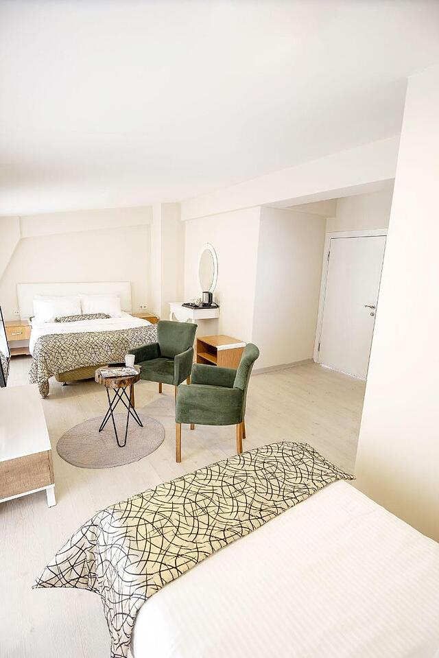 THE CORNER INN HOTELS BY SUiT