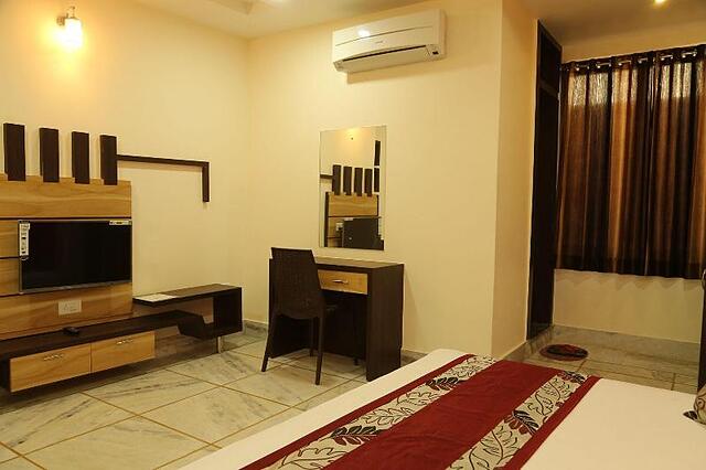 Hotel Shriram Residency