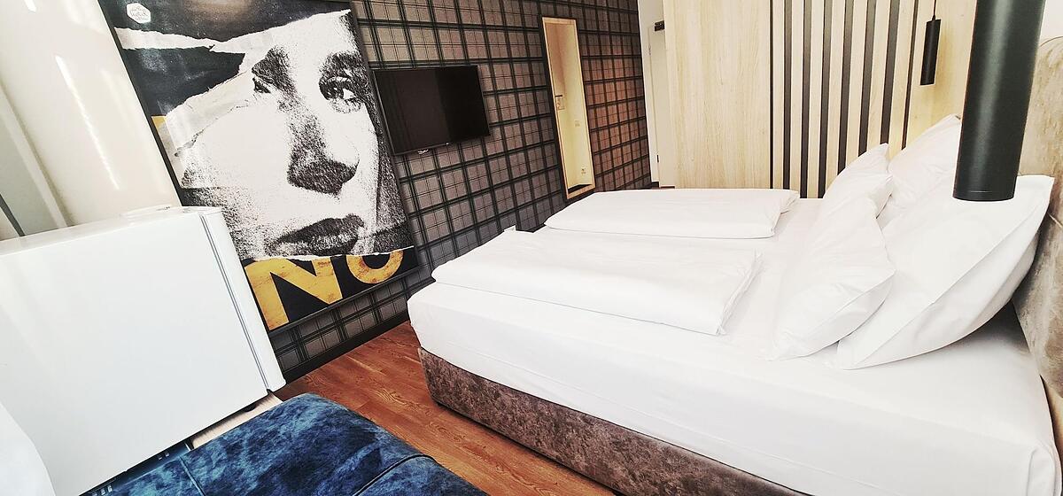 ROOMINGTONS MUNICH AIRPORT