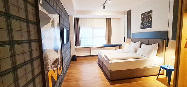 ROOMINGTONS MUNICH AIRPORT