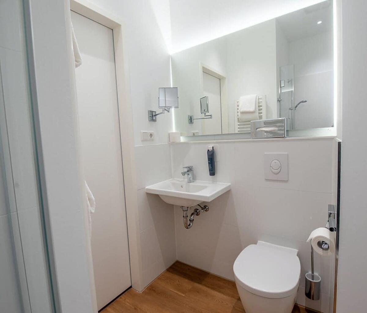 ROOMINGTONS MUNICH AIRPORT