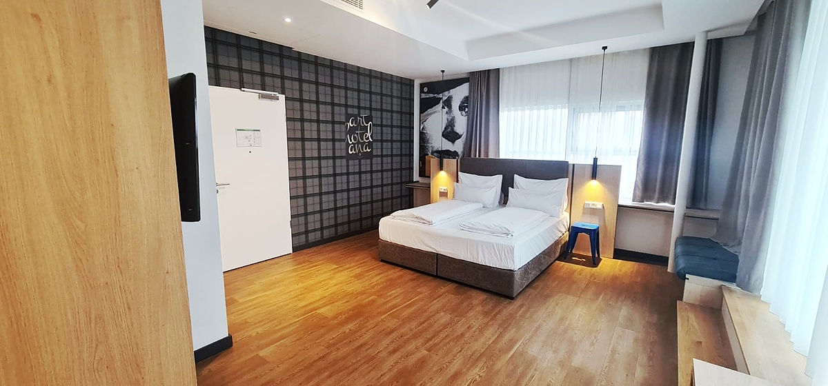 ROOMINGTONS MUNICH AIRPORT