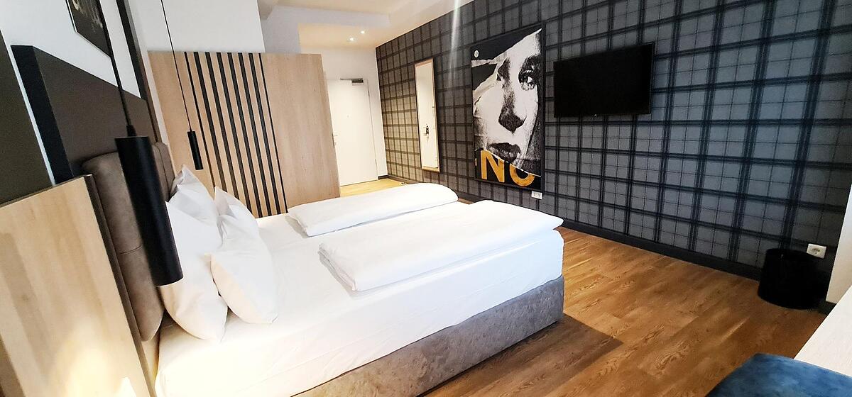 ROOMINGTONS MUNICH AIRPORT