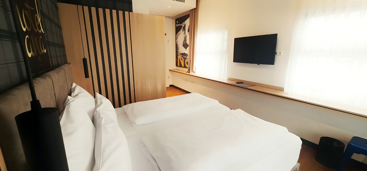 ROOMINGTONS MUNICH AIRPORT