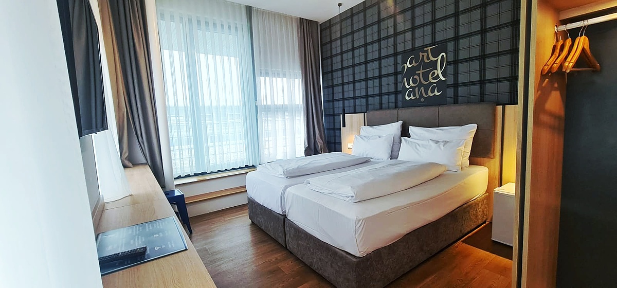 ROOMINGTONS MUNICH AIRPORT