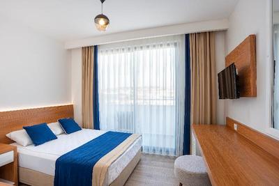 The Sansa Hotel & Spa