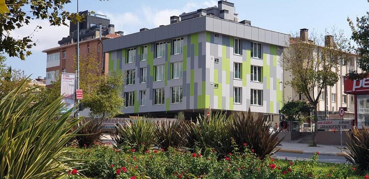 Gris and Verde Suite Hotel